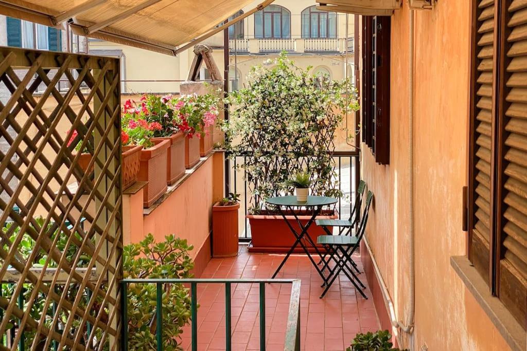 Апартаменты Trevi Charme Рим Экстерьер фото